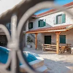 My Dalmatia - Authentic With Private Swimming Pool Gornje Ceranje