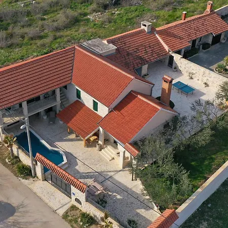 My Dalmatia - Authentic With Private Swimming Pool Дом отдыха *