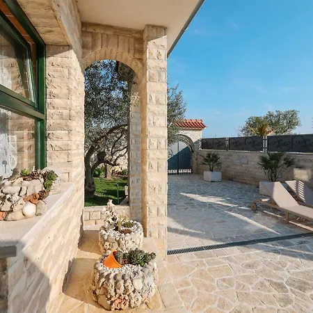 Дом отдыха My Dalmatia - Authentic With Private Swimming Pool *