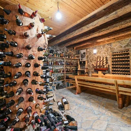 別荘 My Dalmatia - Authentic With Private Swimming Pool ベンコヴァツ