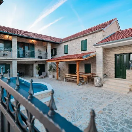 My Dalmatia - Authentic With Private Swimming Pool