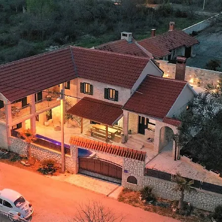 My Dalmatia - Authentic With Private Swimming Pool Дом отдыха *