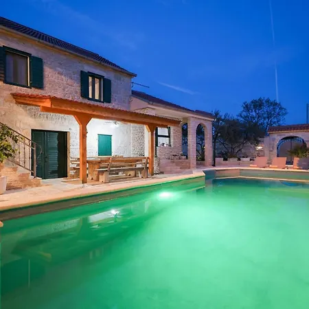 別荘 My Dalmatia - Authentic With Private Swimming Pool *