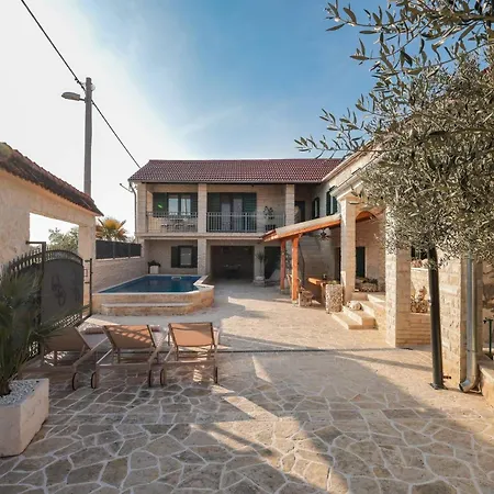 My Dalmatia - Authentic With Private Swimming Pool Ferienhaus Gornje Ceranje