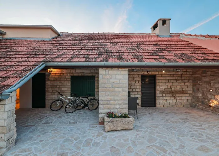 My Dalmatia - Authentic With Private Swimming Pool Дом отдыха