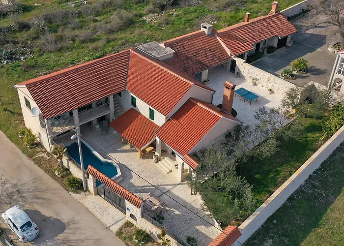 My Dalmatia - Authentic With Private Swimming Pool Дом отдыха *