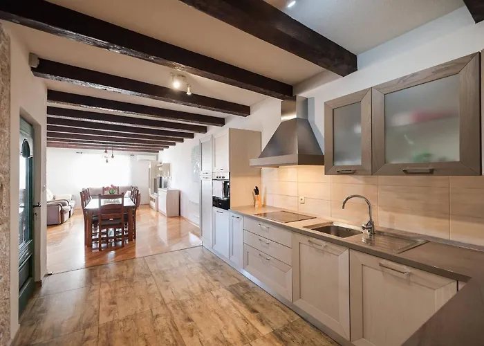 My Dalmatia - Authentic With Private Swimming Pool Дом отдыха *